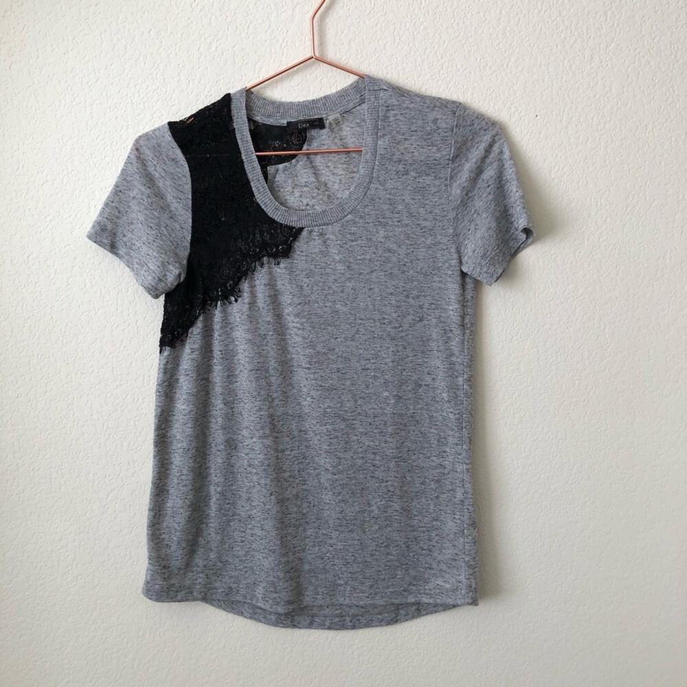Dex short sleeve gray top with black lace trim linen blend